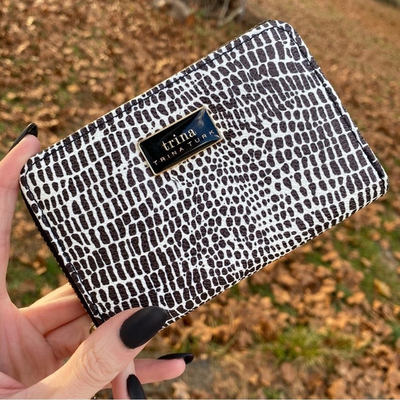 Trina Turk Monochrome Croc Embossed Small Zip Around Vegan Leather Wallet - Picture 3 of 11